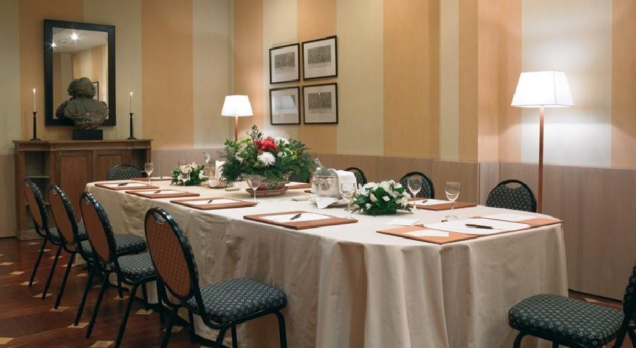 Barcelo Emperatriz Hotel Madrid Business photo A meeting room at the hotel