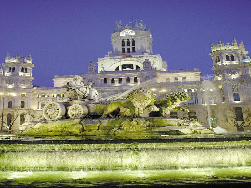 Barcelo Emperatriz Hotel Madrid Exterior photo Fountain of the Four Rivers