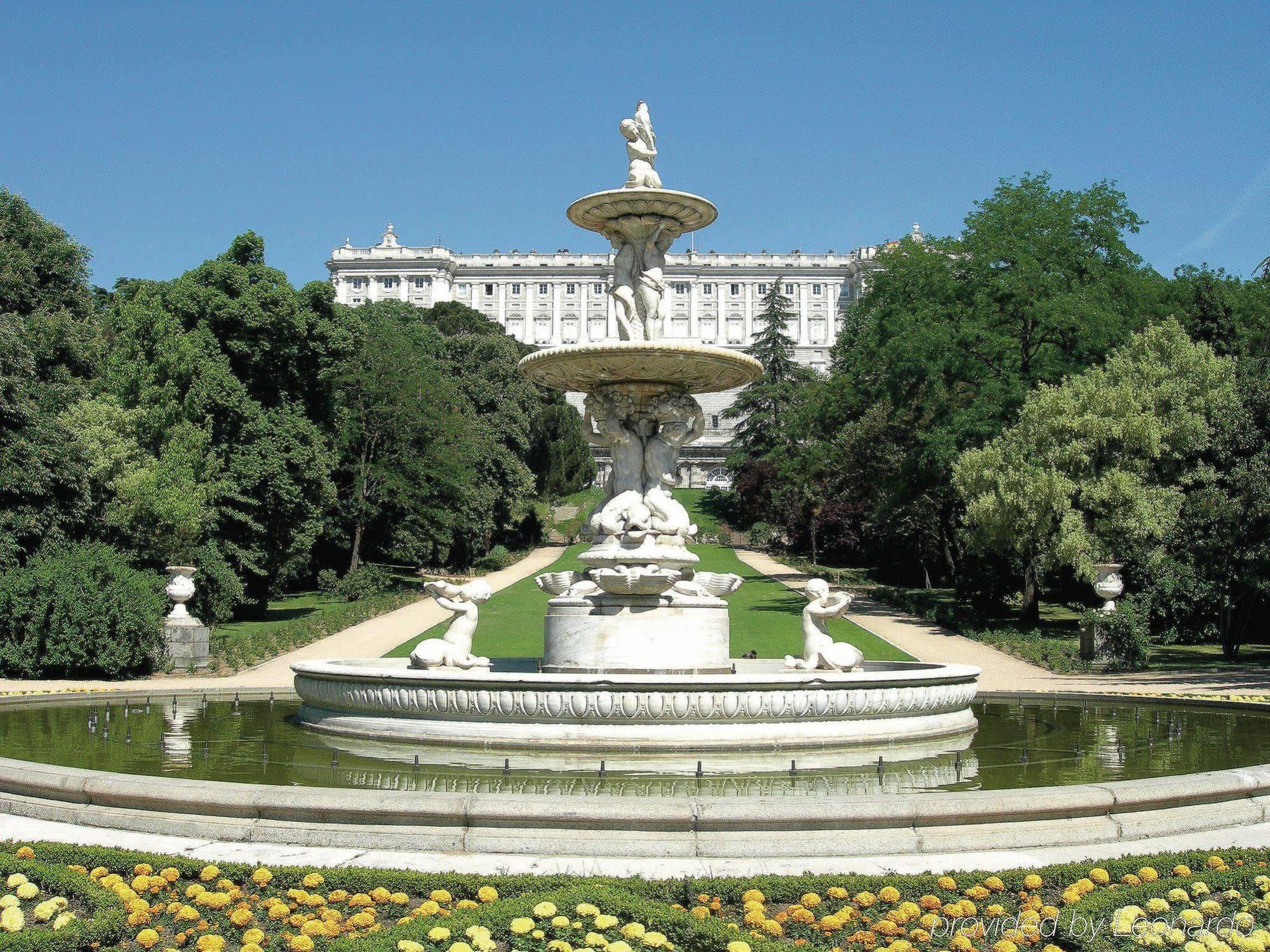 Barcelo Emperatriz Hotel Madrid Exterior photo Fountain of the Kings of Spain